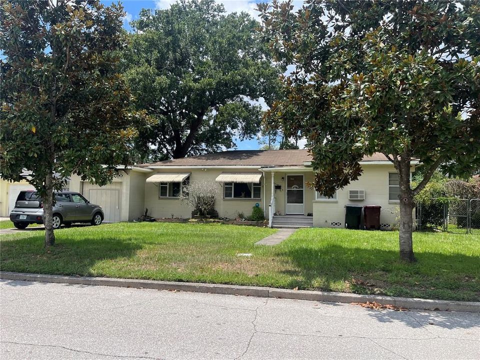 Active With Contract: $490,000 (3 beds, 1 baths, 1120 Square Feet)