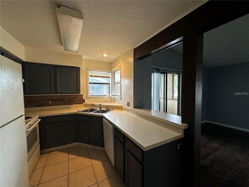 В аренду: $1,400 (1 спален, 1 ванн, 749 Квадратных фут)