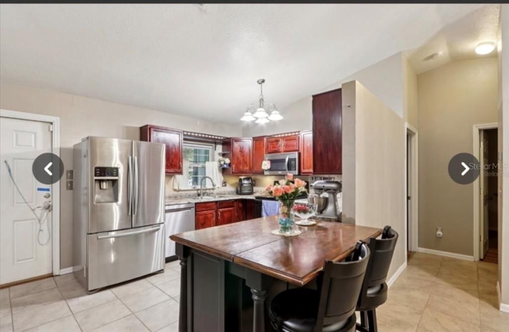 For Sale: $365,000 (3 beds, 2 baths, 1677 Square Feet)