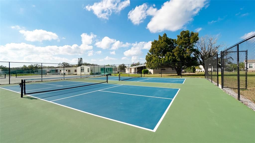 Active With Contract: $214,900 (2 beds, 2 baths, 1504 Square Feet)