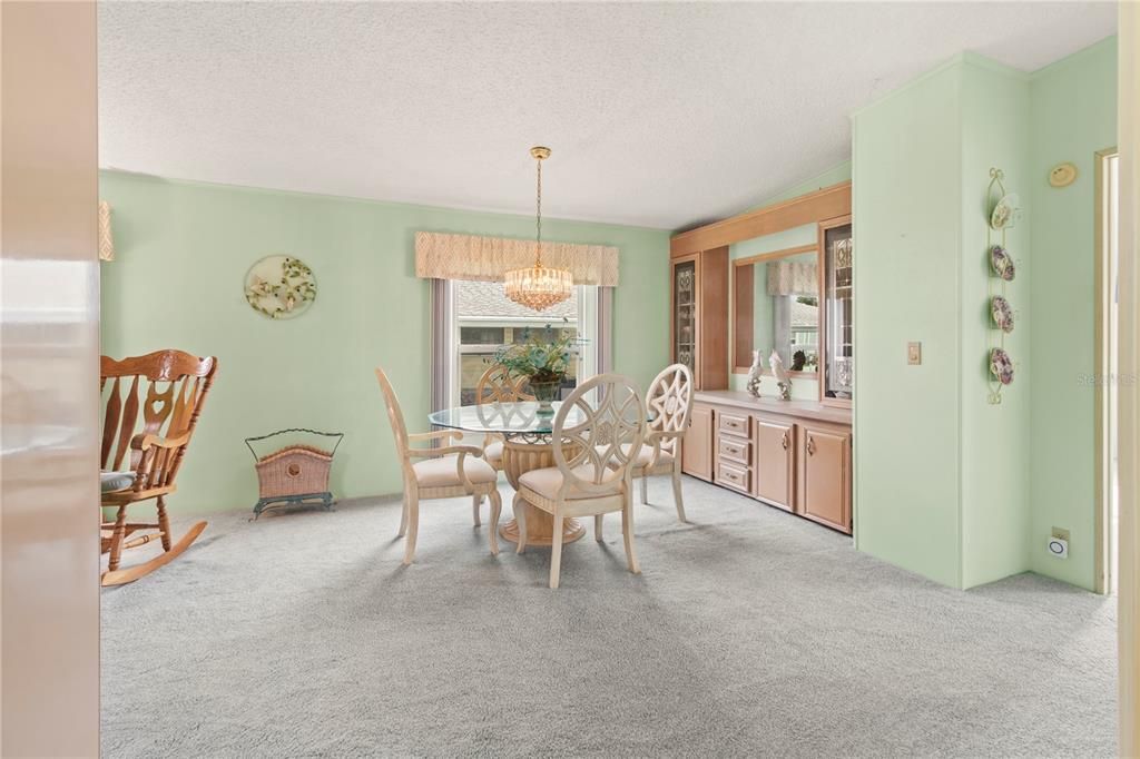 Active With Contract: $214,900 (2 beds, 2 baths, 1504 Square Feet)