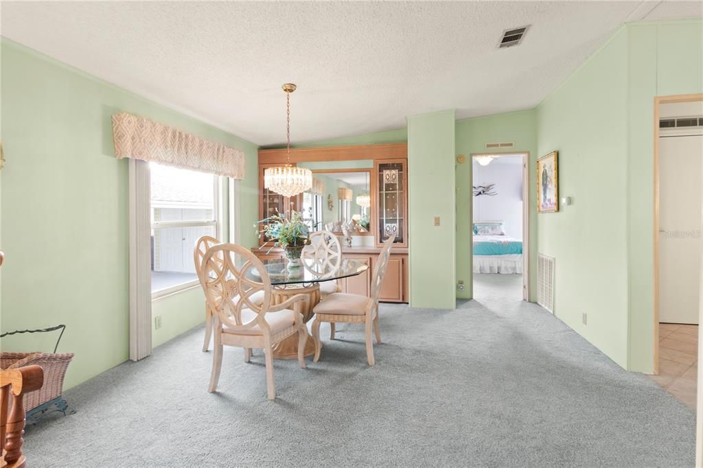 Active With Contract: $214,900 (2 beds, 2 baths, 1504 Square Feet)
