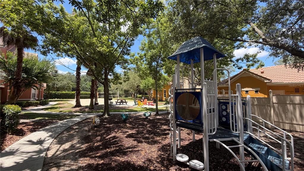 For Sale: $168,500 (1 beds, 1 baths, 765 Square Feet)
