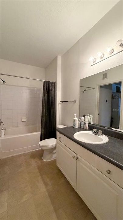 For Sale: $168,500 (1 beds, 1 baths, 765 Square Feet)