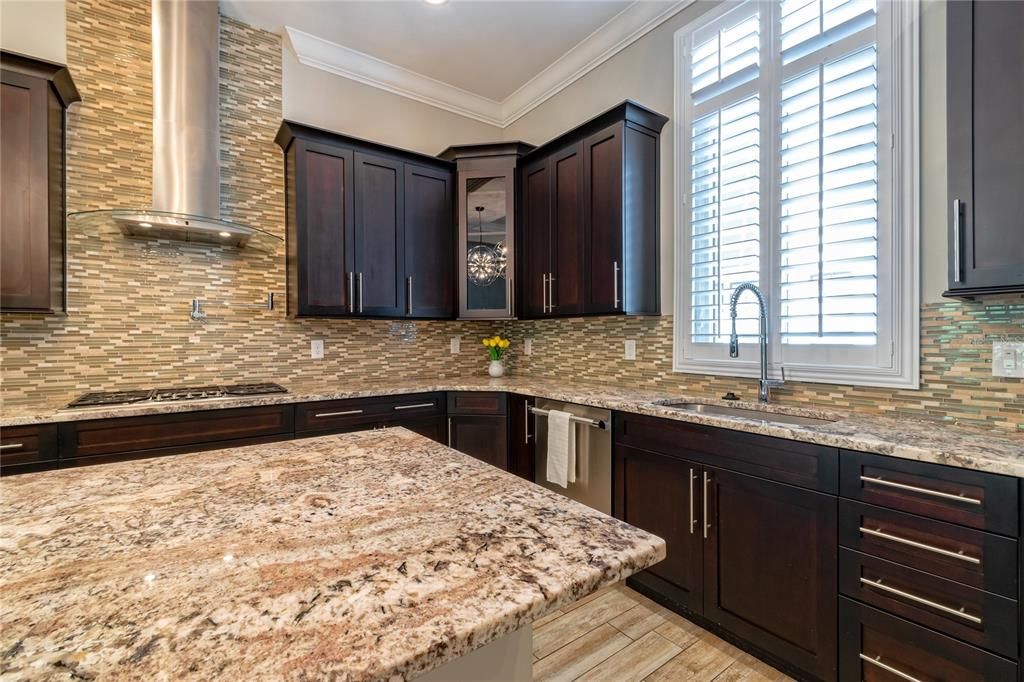 В аренду: $4,950 (3 спален, 3 ванн, 1791 Квадратных фут)