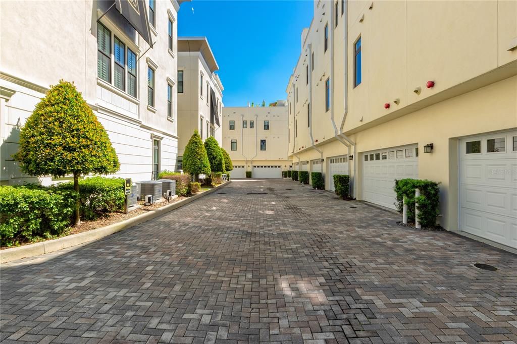 В аренду: $4,950 (3 спален, 3 ванн, 1791 Квадратных фут)