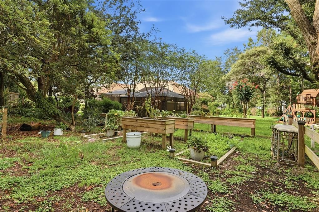 Под контрактом: $799,900 (4 спален, 2 ванн, 2954 Квадратных фут)
