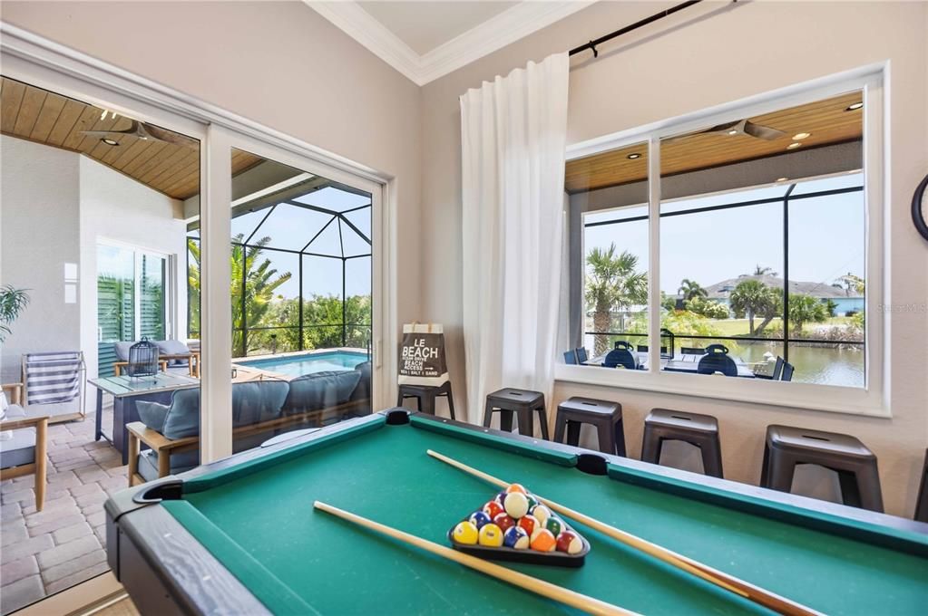 En Venta: $889,000 (3 camas, 2 baños, 2390 Pies cuadrados)