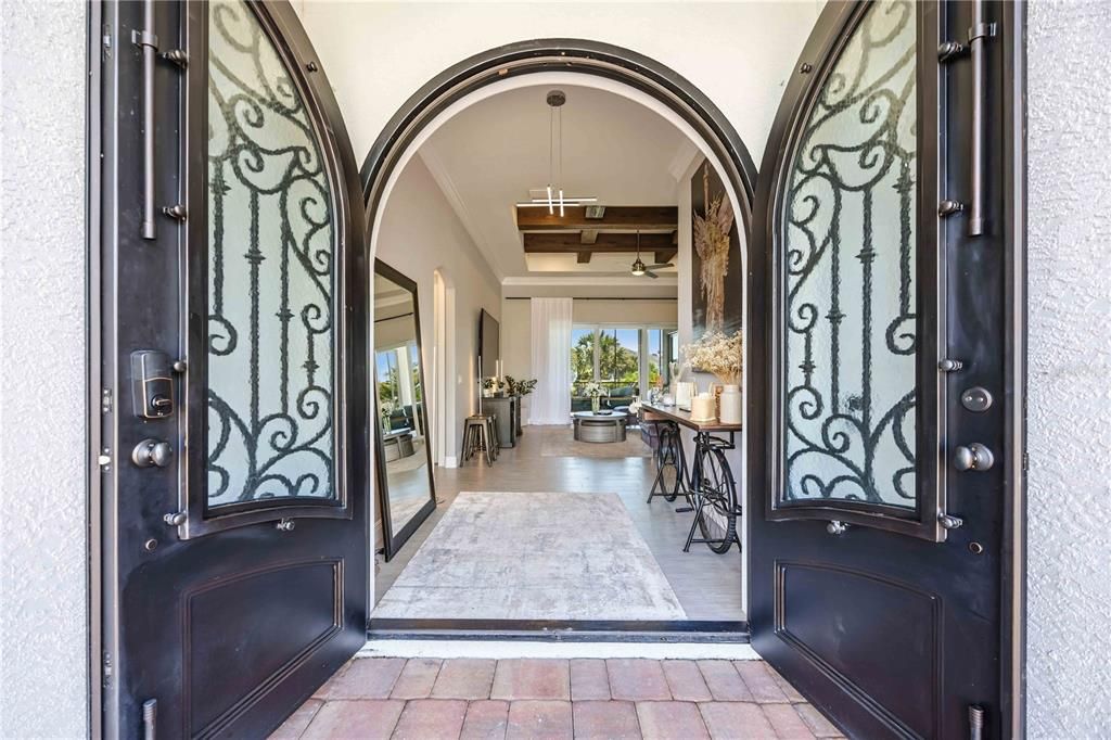 En Venta: $889,000 (3 camas, 2 baños, 2390 Pies cuadrados)