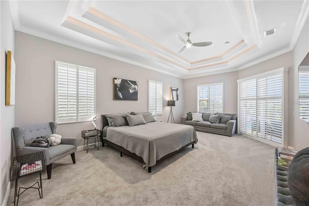 En Venta: $889,000 (3 camas, 2 baños, 2390 Pies cuadrados)