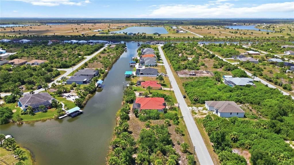 En Venta: $889,000 (3 camas, 2 baños, 2390 Pies cuadrados)