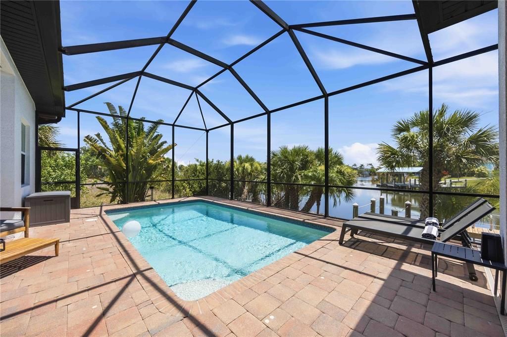 En Venta: $889,000 (3 camas, 2 baños, 2390 Pies cuadrados)