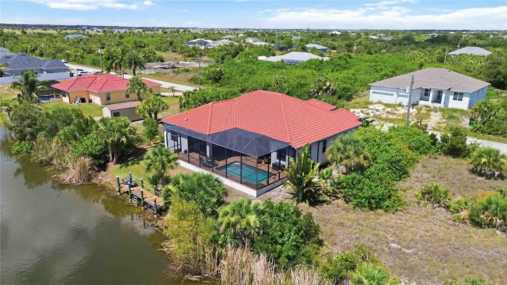 En Venta: $889,000 (3 camas, 2 baños, 2390 Pies cuadrados)