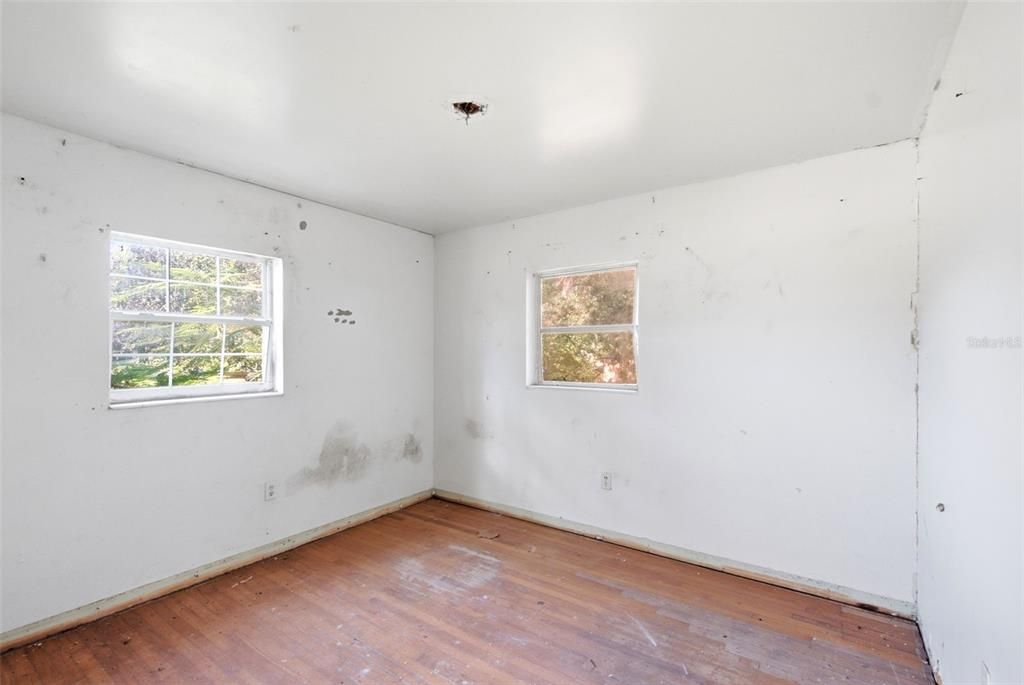 For Sale: $199,900 (4 beds, 2 baths, 2621 Square Feet)