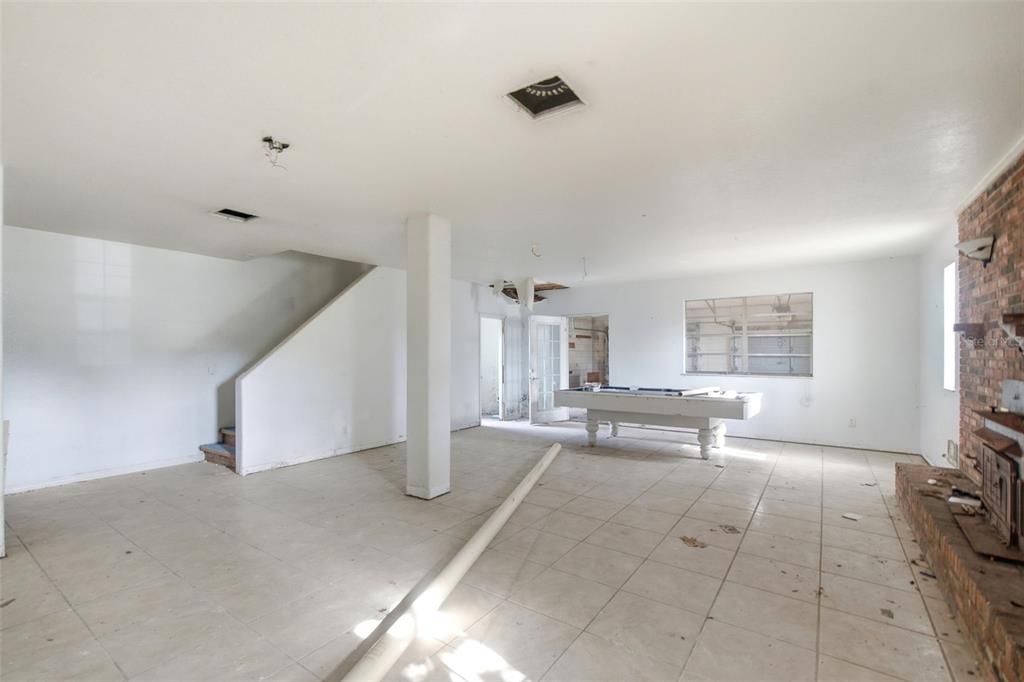 For Sale: $199,900 (4 beds, 2 baths, 2621 Square Feet)