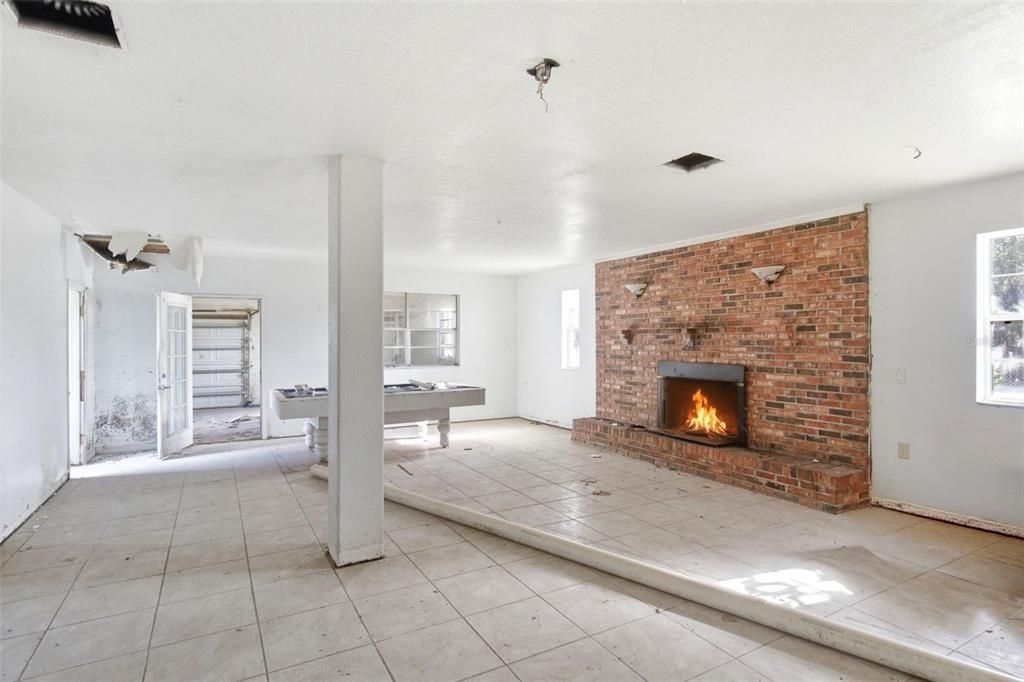 For Sale: $199,900 (4 beds, 2 baths, 2621 Square Feet)