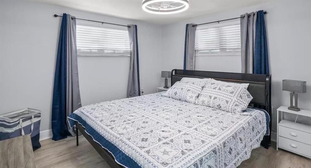 На продажу: $570,000 (3 спален, 2 ванн, 1232 Квадратных фут)