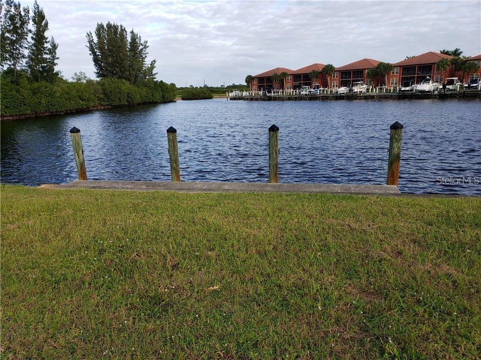 На продажу: $248,900 (0.22 acres)