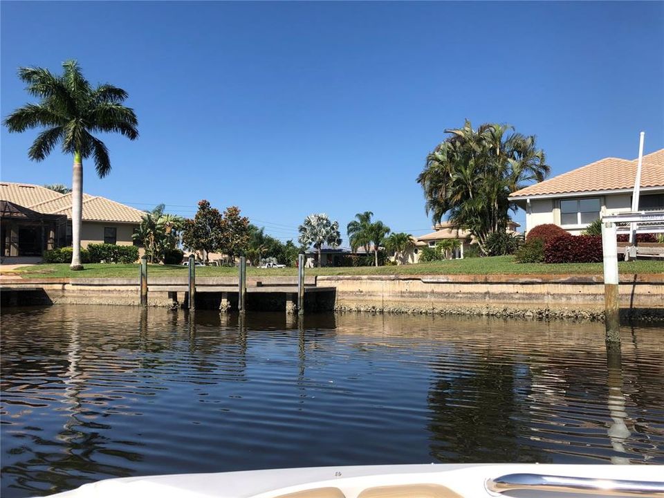 На продажу: $248,900 (0.22 acres)