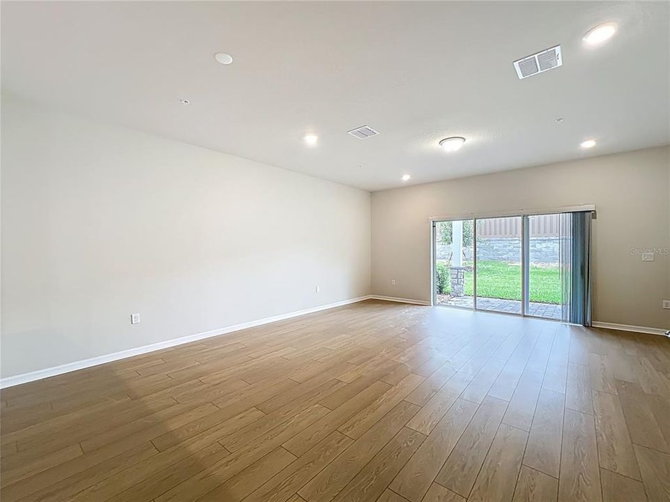 En Renta: $2,750 (3 camas, 2 baños, 1907 Pies cuadrados)