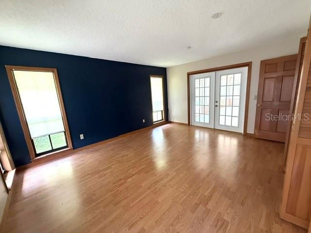 En Venta: $599,900 (4 camas, 3 baños, 2389 Pies cuadrados)