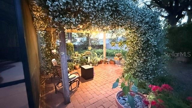 En Venta: $599,900 (4 camas, 3 baños, 2389 Pies cuadrados)