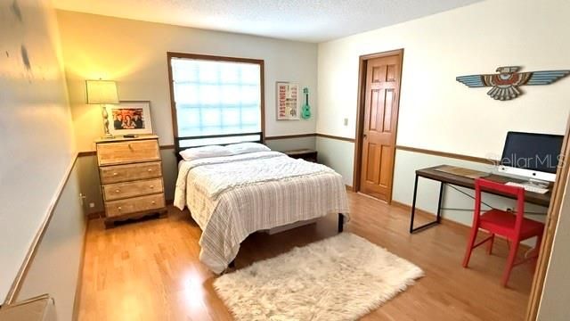 En Venta: $599,900 (4 camas, 3 baños, 2389 Pies cuadrados)