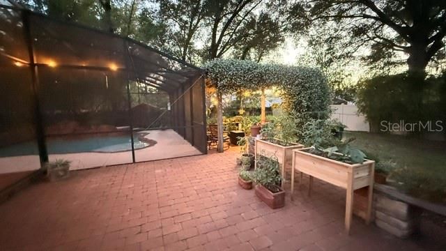 En Venta: $599,900 (4 camas, 3 baños, 2389 Pies cuadrados)