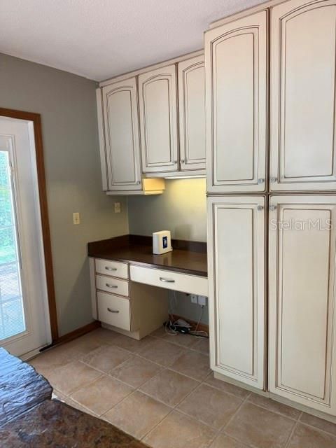 En Venta: $599,900 (4 camas, 3 baños, 2389 Pies cuadrados)