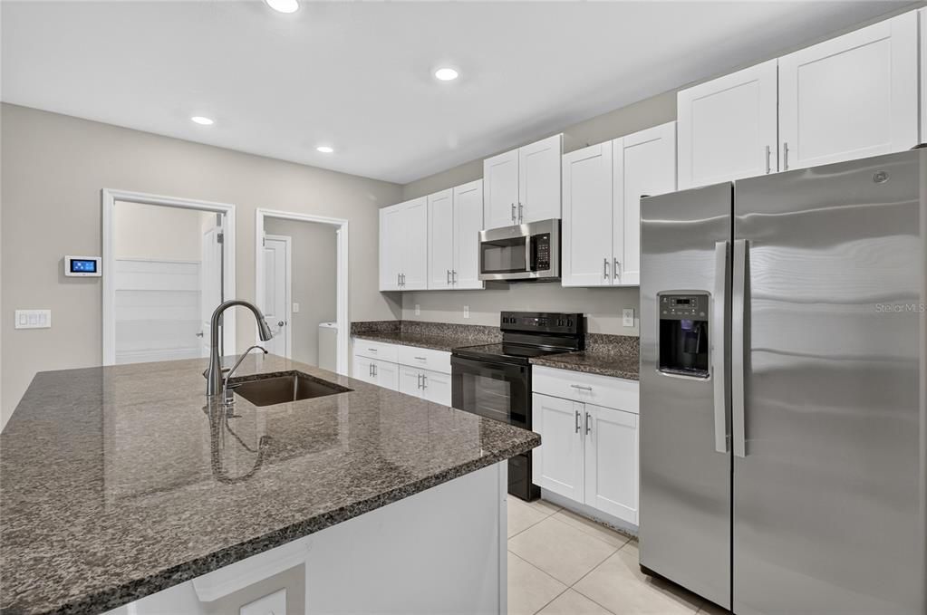 En Venta: $414,900 (5 camas, 2 baños, 2505 Pies cuadrados)