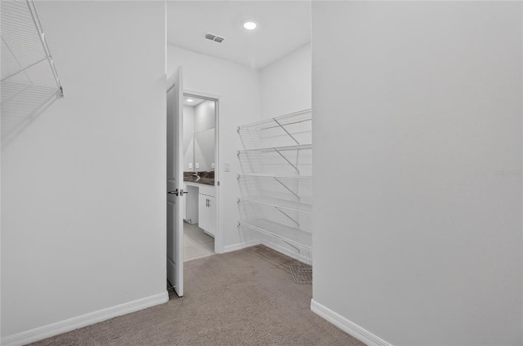 En Venta: $414,900 (5 camas, 2 baños, 2505 Pies cuadrados)