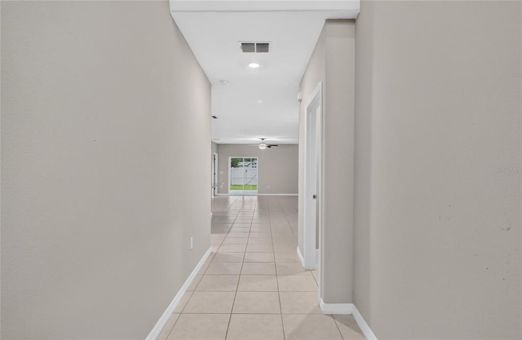 En Venta: $414,900 (5 camas, 2 baños, 2505 Pies cuadrados)