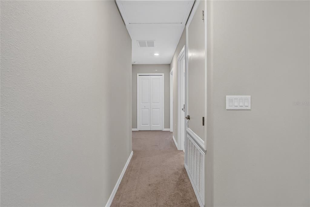 En Venta: $414,900 (5 camas, 2 baños, 2505 Pies cuadrados)