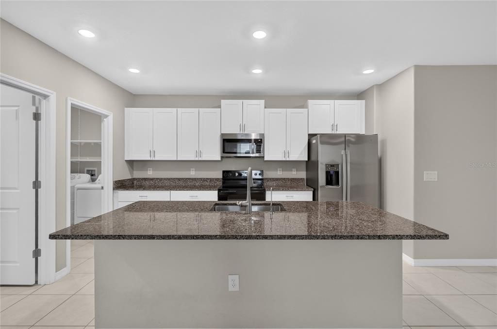 En Venta: $414,900 (5 camas, 2 baños, 2505 Pies cuadrados)