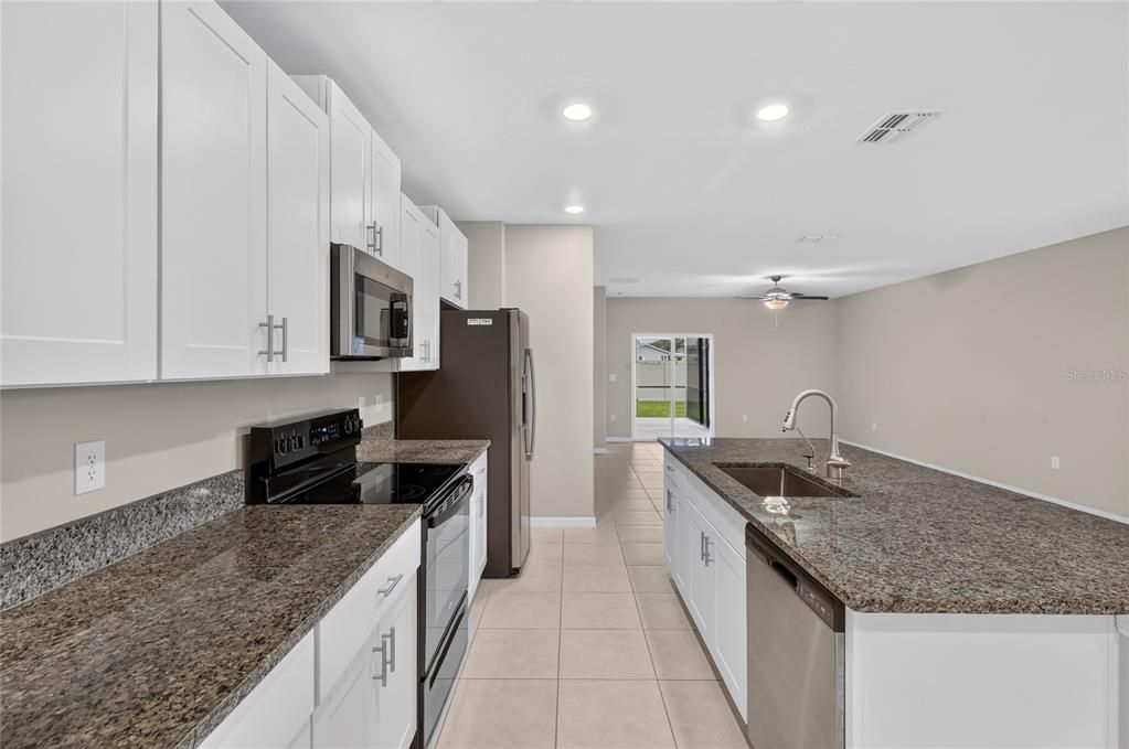 En Venta: $414,900 (5 camas, 2 baños, 2505 Pies cuadrados)