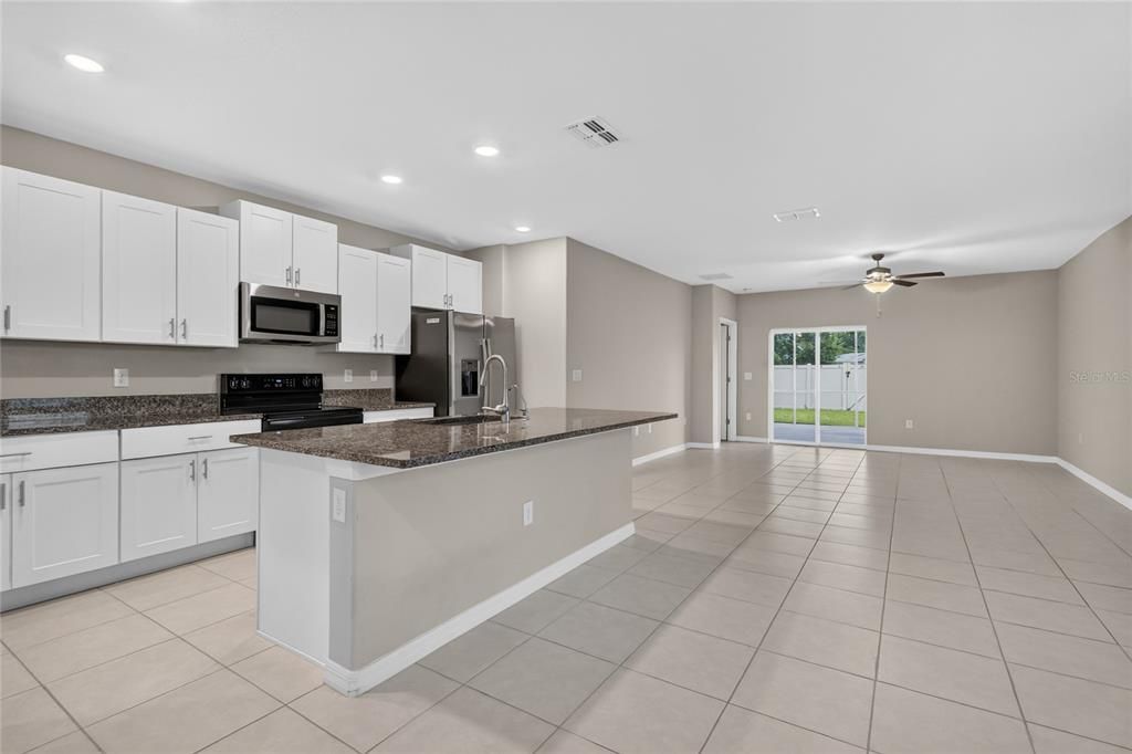 En Venta: $414,900 (5 camas, 2 baños, 2505 Pies cuadrados)