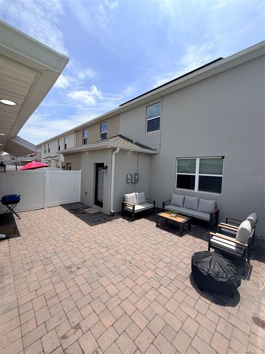 For Rent: $2,900 (3 beds, 2 baths, 1717 Square Feet)