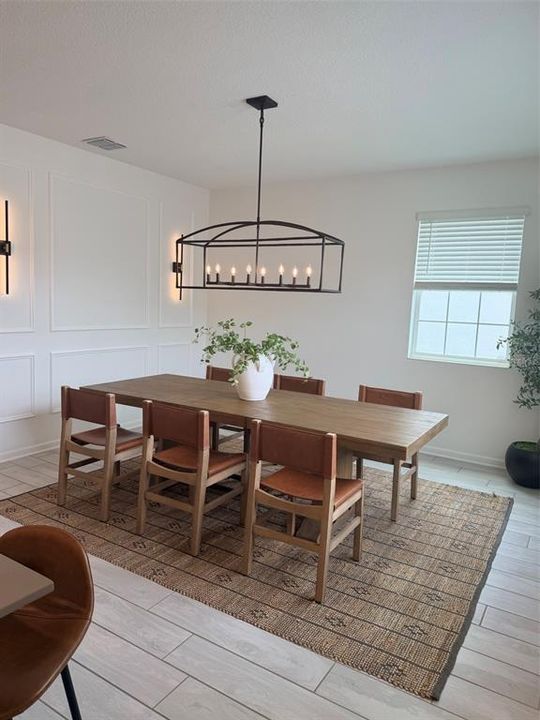 For Rent: $2,900 (3 beds, 2 baths, 1717 Square Feet)