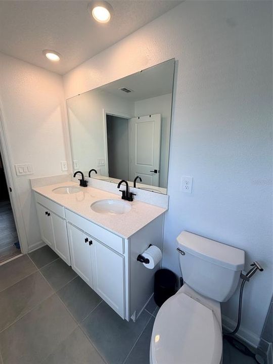 For Rent: $2,900 (3 beds, 2 baths, 1717 Square Feet)