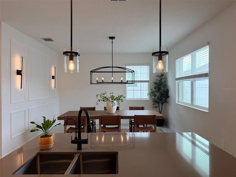 For Rent: $2,900 (3 beds, 2 baths, 1717 Square Feet)