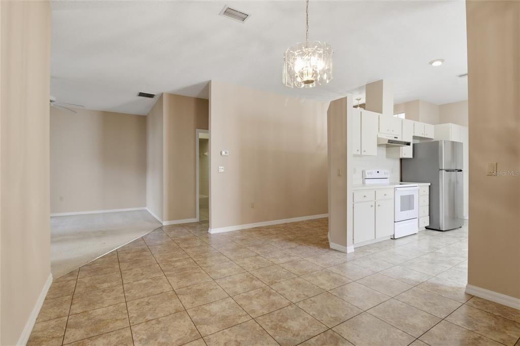 For Sale: $192,000 (2 beds, 2 baths, 1266 Square Feet)