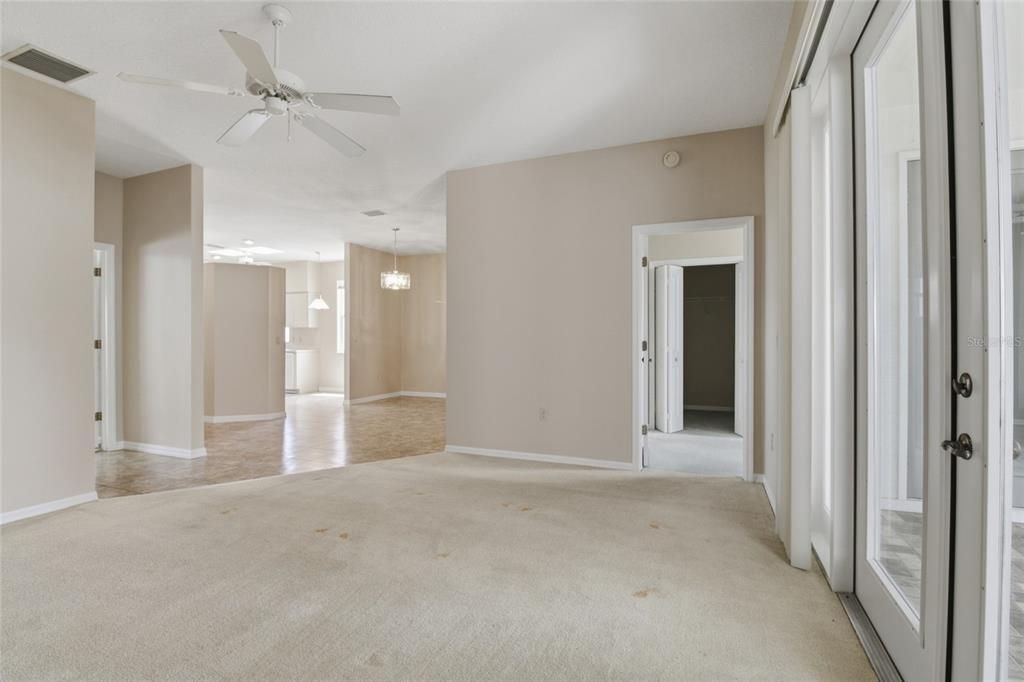 For Sale: $192,000 (2 beds, 2 baths, 1266 Square Feet)