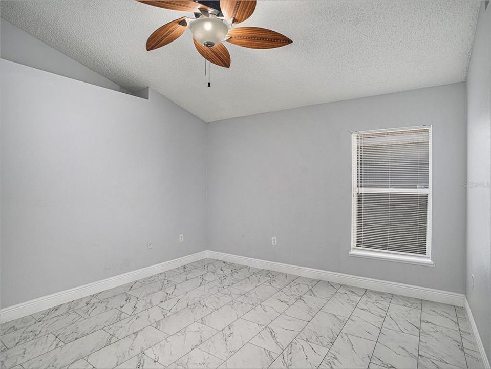 En Venta: $299,900 (3 camas, 2 baños, 1341 Pies cuadrados)