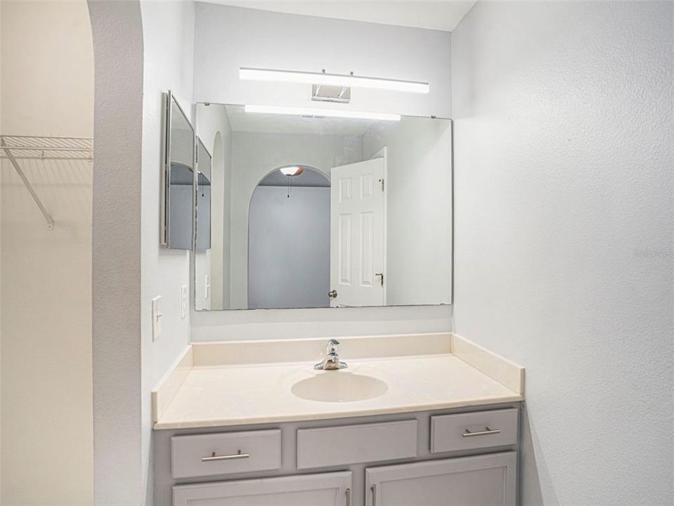 En Venta: $299,900 (3 camas, 2 baños, 1341 Pies cuadrados)
