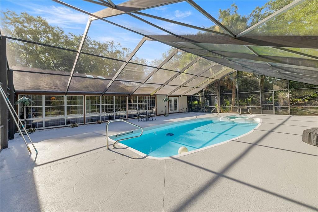 En Venta: $1,100,000 (3 camas, 2 baños, 2550 Pies cuadrados)