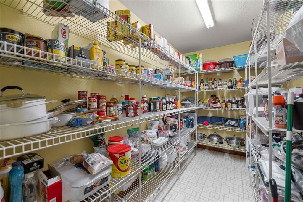 En Venta: $1,100,000 (3 camas, 2 baños, 2550 Pies cuadrados)