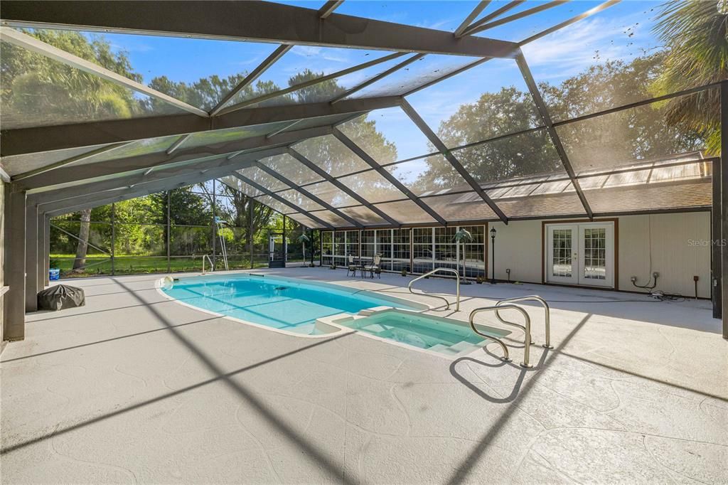 En Venta: $1,100,000 (3 camas, 2 baños, 2550 Pies cuadrados)