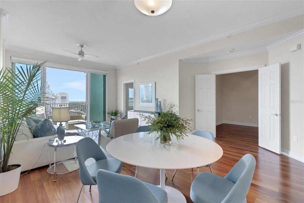 For Sale: $699,900 (2 beds, 2 baths, 1483 Square Feet)