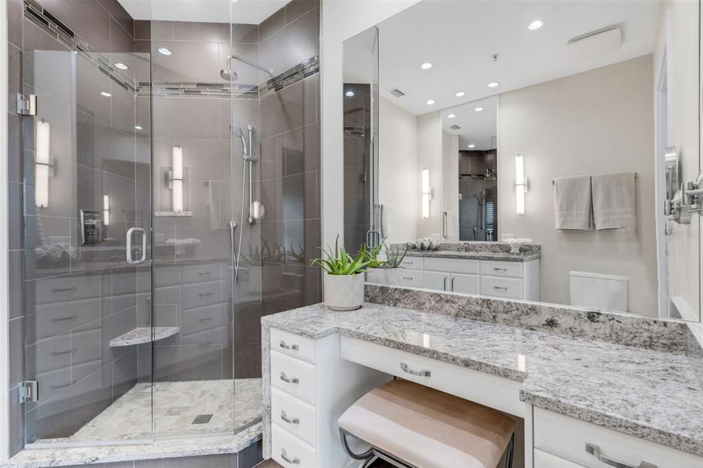 For Sale: $699,900 (2 beds, 2 baths, 1483 Square Feet)