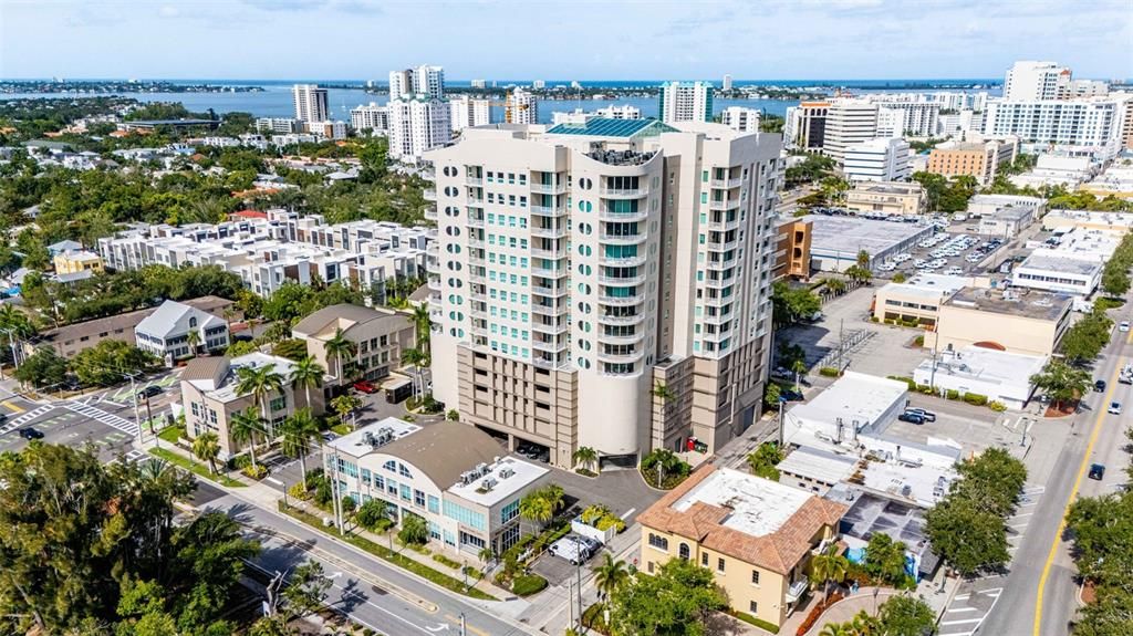 For Sale: $699,900 (2 beds, 2 baths, 1483 Square Feet)